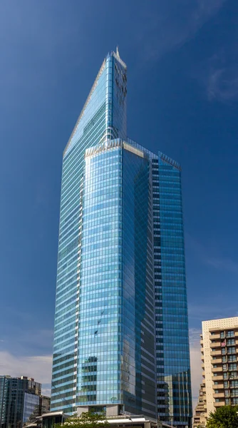 En skyskrapa i paris SYSSELSATTHET distriktet la defense"" — Stockfoto