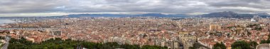 Marsilya üzerinden notre-dame de la garde Panoraması