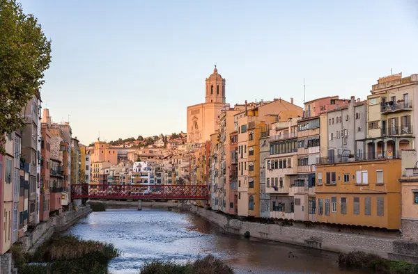 Girona Cathedral with Eiffel bridge over Onyar River - Spain — Stock Photo, Image