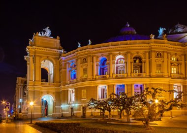 Odessa opera ve bale Tiyatrosu gece. Ukrayna