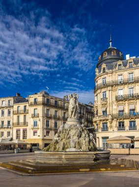 Fontaine des trois graces üzerinde de la comedie montpellier yerleştirin.,