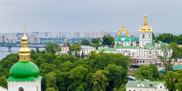 Перегляд Києво-Печерська лавра, православний монастир, включені в — стокове фото