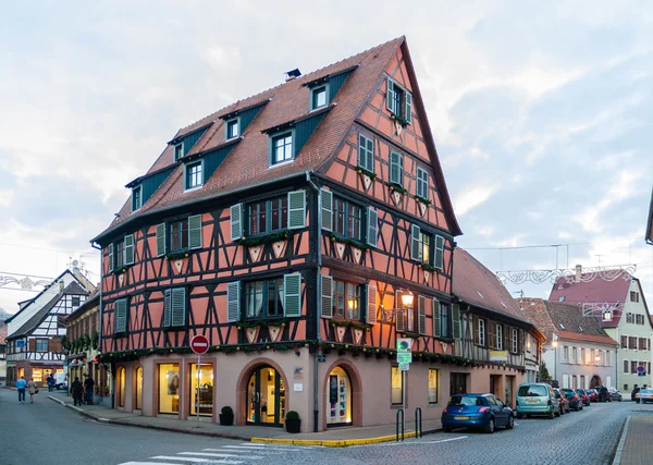 Casa de estilo alsaciano em Molsheim, Alsácia, França — Fotografia de Stock