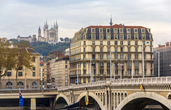 Widok Bazylika notre dame de fourviere w Lyonie — Zdjęcie stockowe