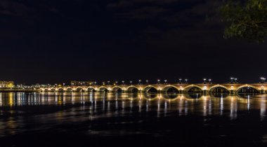 gece görüş pont de pierre Bordeaux - aquitaine, Fransa