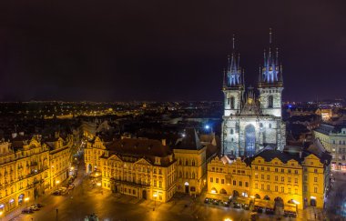 Prag 'da Tyn' den önceki kilisemiz.