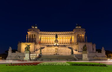 altare della patria gece - Roma, İtalya