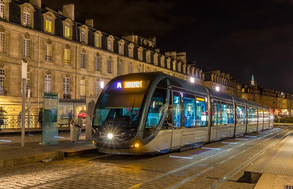 Eine straßenbahn in bordeaux - frankreich, aquitanien — Stockfoto