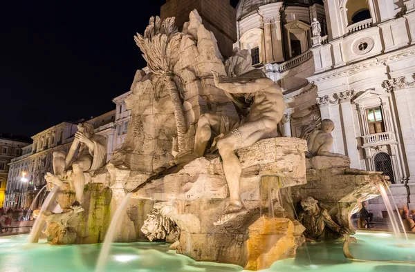 Fontana dei quattro fiumi v Římě, Itálie — Stock fotografie