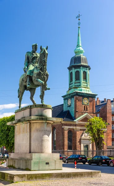 Ruiterstandbeeld van koning christelijke x in Kopenhagen — Stockfoto