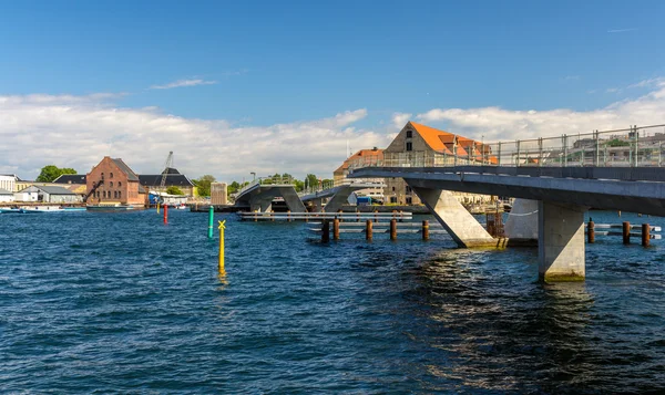 Oavslutade inner harbor bridge i Köpenhamn — Stockfoto