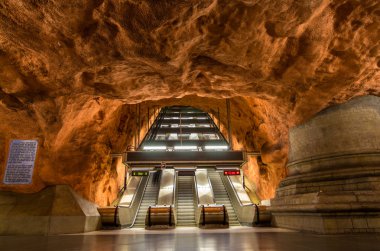 iç radhuset istasyonu, stockholm metro