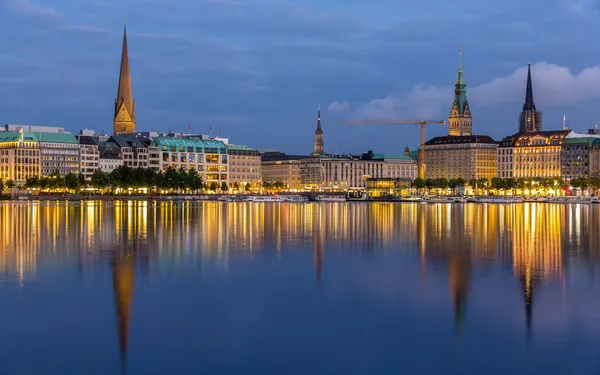 Hamburger Innenstadt über dem See — Stockfoto