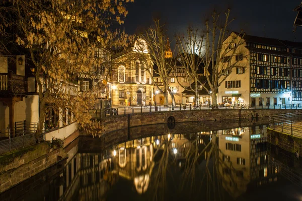 Kanalen i petite france område, strasbourg, alsace - Frankrike — Stockfoto