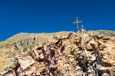 Cruz Del Condor anıtı Peru 'daki Colca Kanyonu' nda.