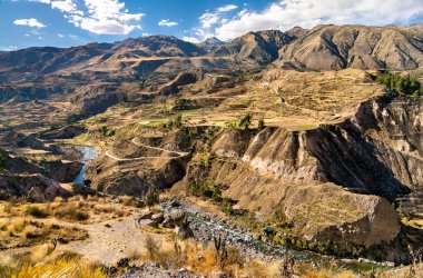 Peru 'daki kanyonuyla Colca Nehri