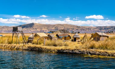 Peru 'daki Titicaca Gölü' nde Uros Yüzen Adaları