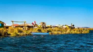 Peru 'daki Titicaca Gölü' nde Uros Yüzen Adaları