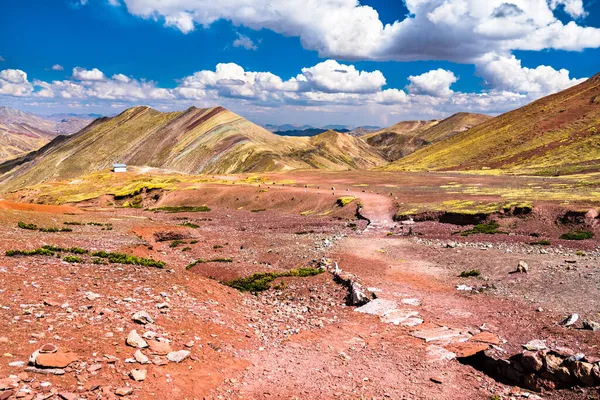 Wanderweg am Palccoyo Rainbow Mountains in Peru — Stockfoto