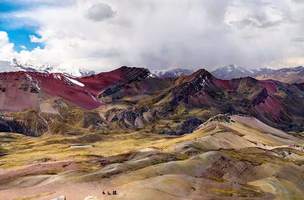 Landschaft am Vinicunca Rainbow Mountain in Peru — Stockfoto