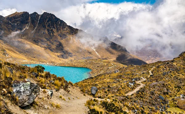 See im Huaytapallana-Gebirge in Huancayo, Peru — Stockfoto