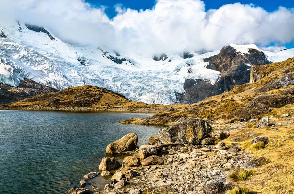 Gletscher im Huaytapallana-Gebirge in Huancayo, Peru — Stockfoto