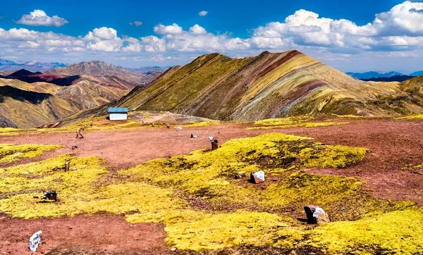 Wanderweg am Palccoyo Rainbow Mountains in Peru — Stockfoto