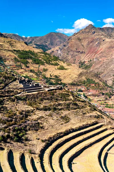 Ruinas incas en Pisac en Perú — Foto de Stock