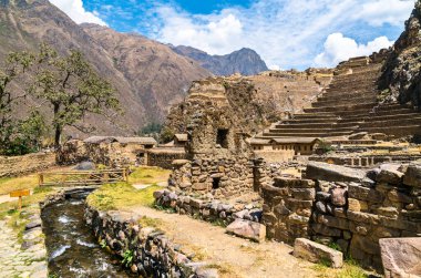 Peru 'daki Ollantaytambo' daki İnka harabeleri