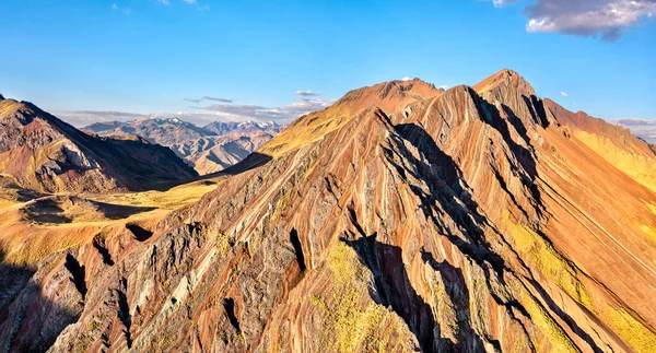 Pallay Punchu de Apu Takllo Rainbow Mountains no Peru — Fotografia de Stock