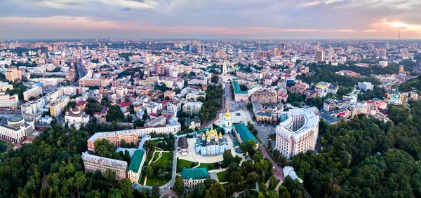 Aerial panorama of Old Kiev, Ukraine — Stock Photo, Image