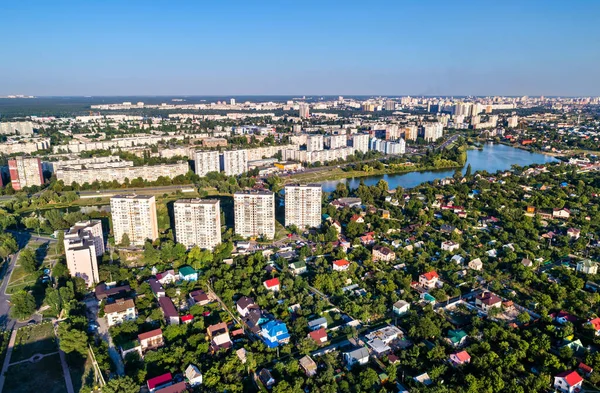 Райдужный и Воскресенский районы Киева, Украина — стоковое фото