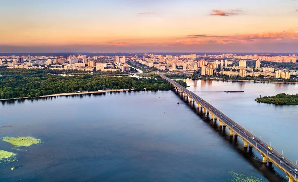 Die Paton-Brücke in Kiew, Ukraine — Stockfoto