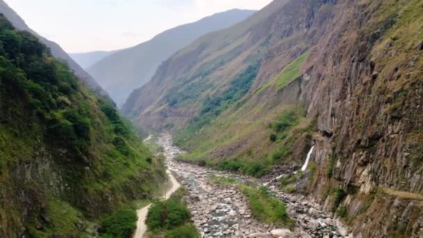 Sungai Urubamba dekat Machu Picchu di Peru — Stok Video