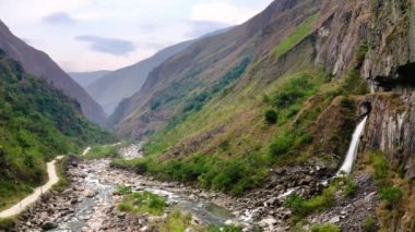 Peru Machu Picchu yakınlarındaki Urubamba Nehri