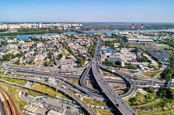 Węzeł drogowy i kolejowy w Kijowie, Ukraina — Zdjęcie stockowe
