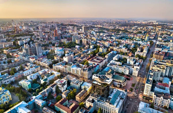 Kiev, Ukrayna'nın eski şehrin havadan görünümü — Stok fotoğraf