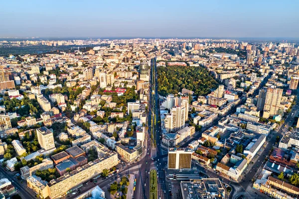 Kiev, ウクライナのタラス ・ シェフチェンコ通りの空撮 — ストック写真