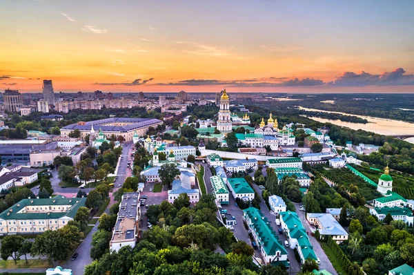 Veduta aerea di Pechersk Lavra a Kiev, Ucraina — Foto Stock