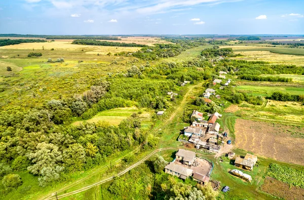 Letecká krajina ruského Černozemye. Lukyanchikovo obec, Kurská oblast — Stock fotografie