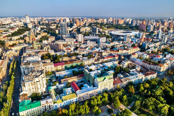 Letecký pohled na staré město Kyjev, Ukrajina — Stock fotografie