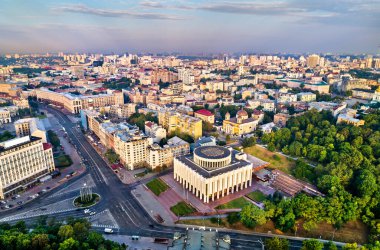 Khreshhatyk, Avrupa Meydanı ve Ukrayna Kiev 'deki Ukrayna Evi