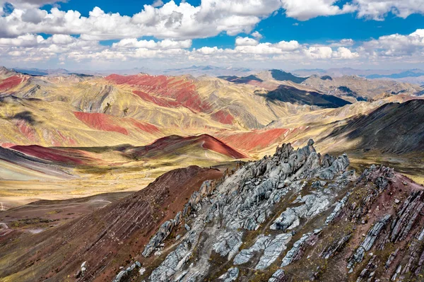 Luftaufnahme des Palccoyo Rainbow Mountains in Peru — Stockfoto