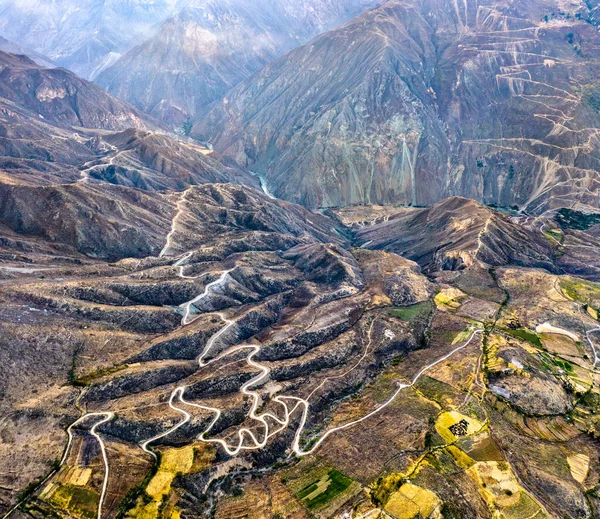 Δρόμος στο Φαράγγι Colca στο Περού — Φωτογραφία Αρχείου