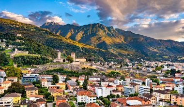 Bellinzona ve İsviçre 'deki şatoları