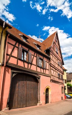 Colmar-Alsace, Fransa 'da geleneksel yarı keresteli evler