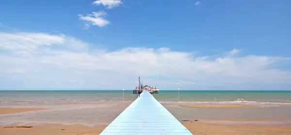 Pier lignano, benátská riviéra, Jaderské moře, Itálie — Stock fotografie