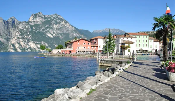 Nago-Torbole, Lago de Garda, Itália — Fotografia de Stock