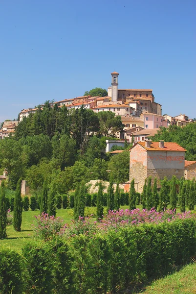 Piccolo villaggio idilliaco in Umbria, Italia — Foto Stock
