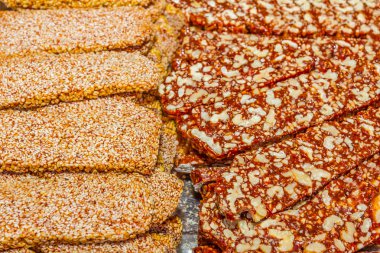 Sweets ile fındık ve susam